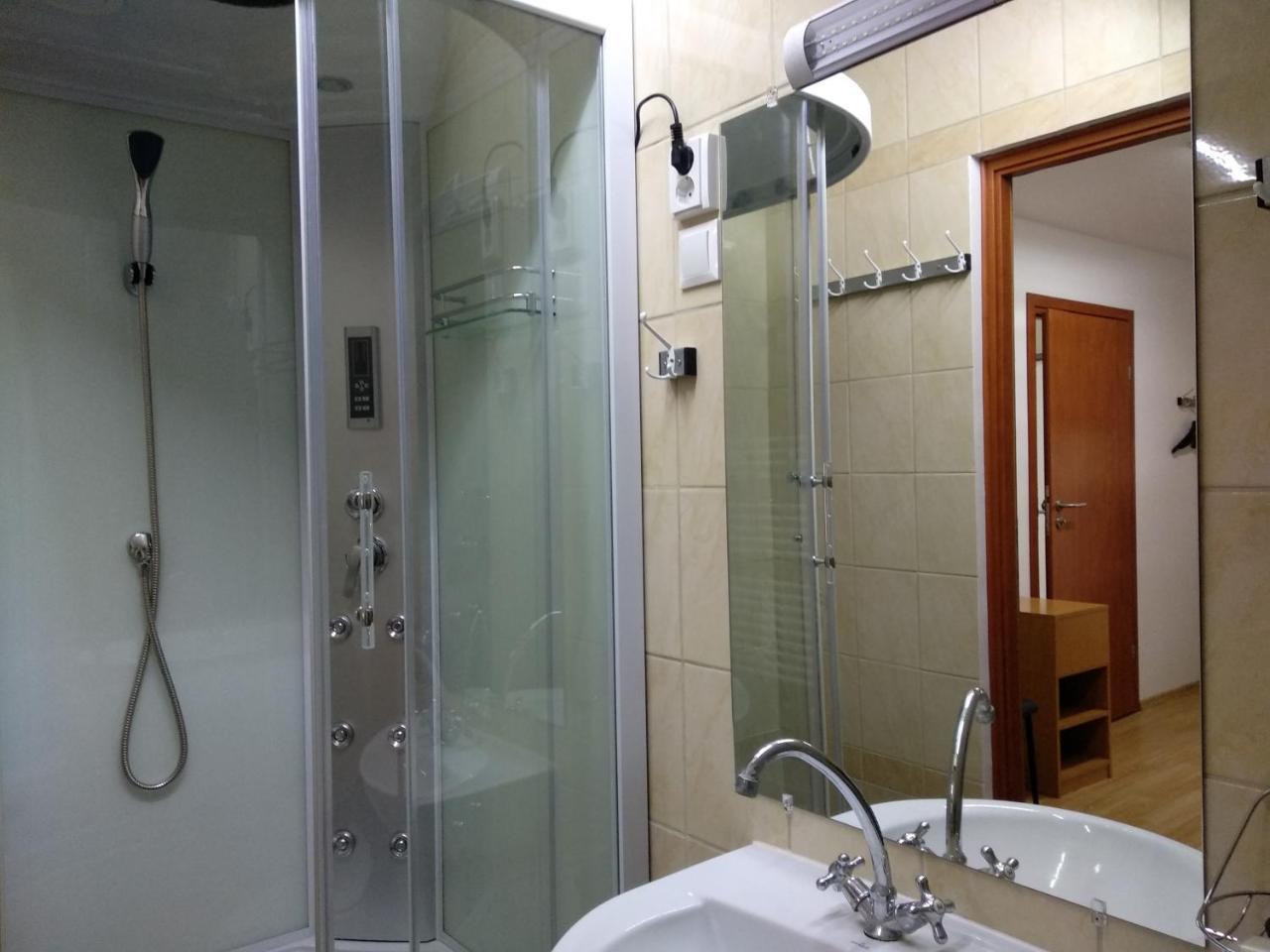 Acopark Vendeghaz Hotel Debrecen Bagian luar foto
